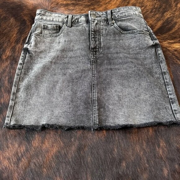 Old Navy Dresses & Skirts - Old Navy Stonewashed Black Mini Skirt! Size 4 , Career, Casual , Office, Classic